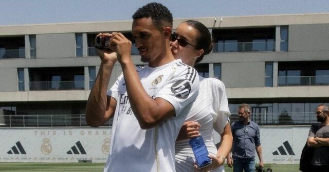 Trent Alexander-Arnold Girlfriend, parents et agent frère derrière le transfert du Real Madrid
