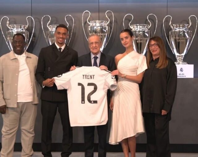 Alexander-Arnold bol odhalený ako nový hráč Real Madrid