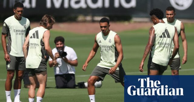 Trent Alexander-Arnold podnikne svoje prvé kroky v súvislosti s aktom zákona o High Wire Real Madrid | Trent Alexander-Arnold 

