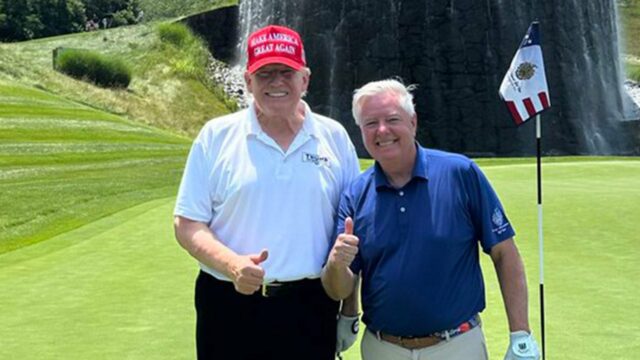 Trump Golfs s vodcami GOP, ako sú preteky Senátu, aby prešli Bill do 4. júla

