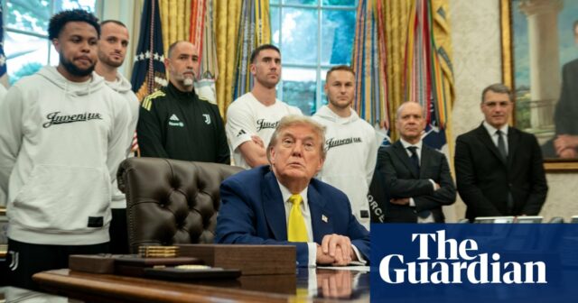 Trump sa pýta tímu Juventus transgender hráčov počas nepríjemnej návštevy Bieleho domu Juventus


