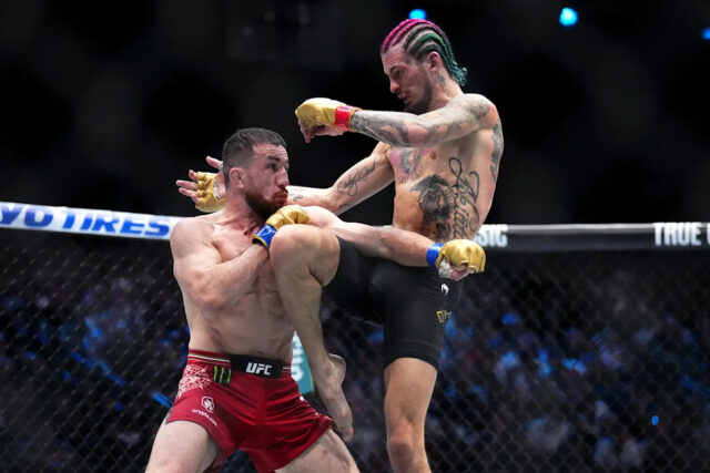 Las Vegas, Nevada -14. september: (RL) Sean O'Malley porazil Merab DValishvili z Gruzínska v boji o šampionát v ťažkej váhe UFC počas udalosti UFC 306 v Riyad -season Noche UFC UFC UFC 14. septembra 2024 v Las Vegas, Nevada. (Foto: Chris Unger/Zuffa LLC)