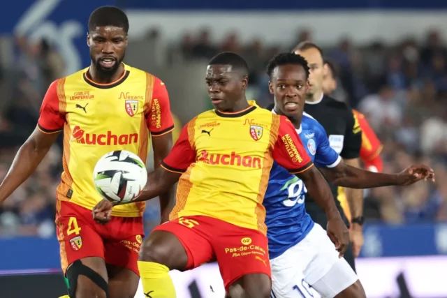 Úradník | Bývalý záložník Leicester Nampalys Mendy Listy Listy pomaly

