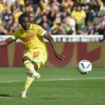Úradník | Mojžiš Simon sa pripojil k Paríži FC z Nantes