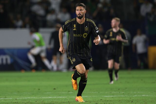 Úradník | Olivier Giroud opustiť LAFC

