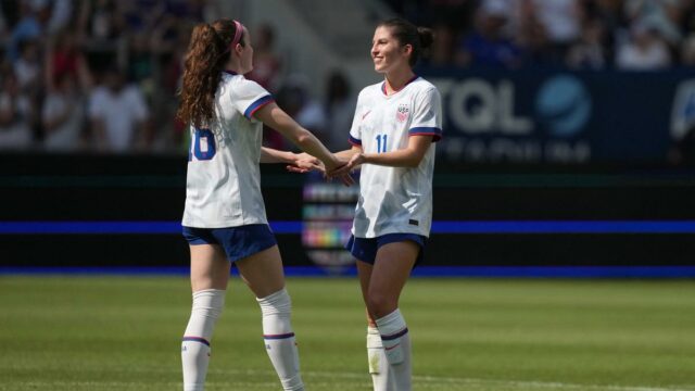 Usnt futbal-Scizzy Rodriguez Marks v debute, zatiaľ čo Spojené štáty porazia Írsko 4-0

