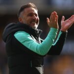 Los Lobos Manager, Vitor Pereira, tlieskajú fanúšikom