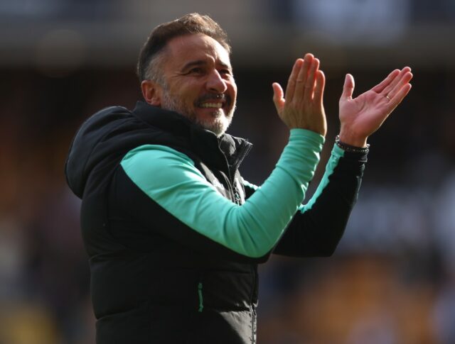Los Lobos Manager, Vitor Pereira, tlieskajú fanúšikom