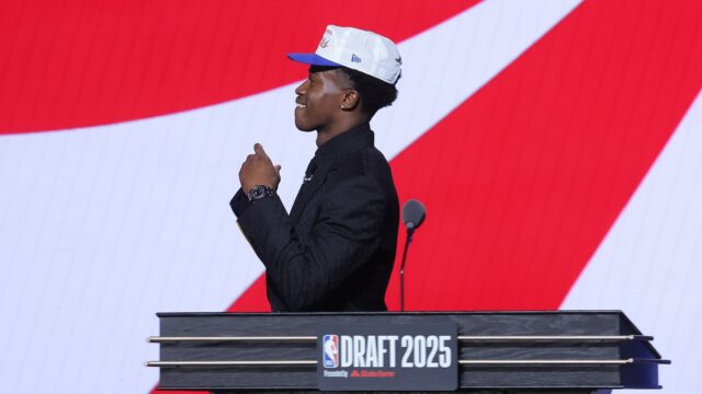 Výlet VJ Edgecombe z finančných ťažkostí do snov NBA, ktoré sa splnia

