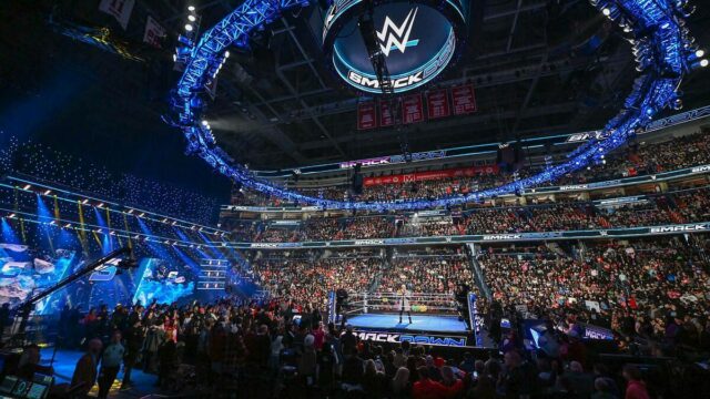 WWE hviezda teraz tlačí na bodyguard po takmer uhryznutí

