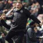 Rooney's Out -Of -League Minnows Macclesfield informoval, že bol zoradený na šokový pohyb