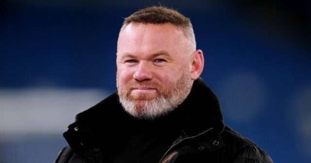 Wayne Rooney sa rozhodne nahradiť Robbie Savage ako Macclefield Manager | Futbalový šport

