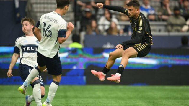 Whitecaps visí na okraji LAFC 1-0

