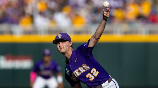World Series College: Kade Anderson LSU hodí 130 hodov vo výhre

