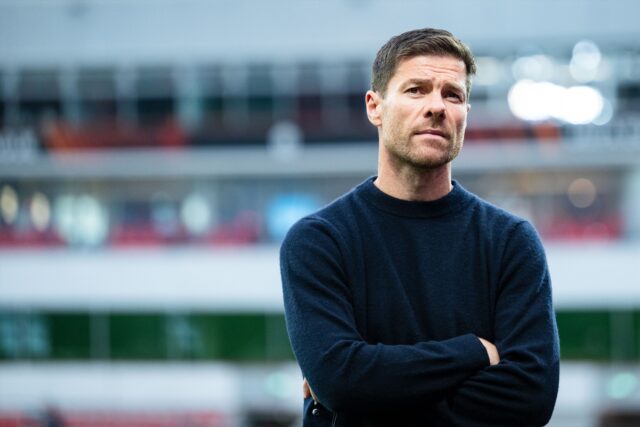 Xabi Alonso spadne na zostavu Al Hilal v brutálnom tréningovom relácii

