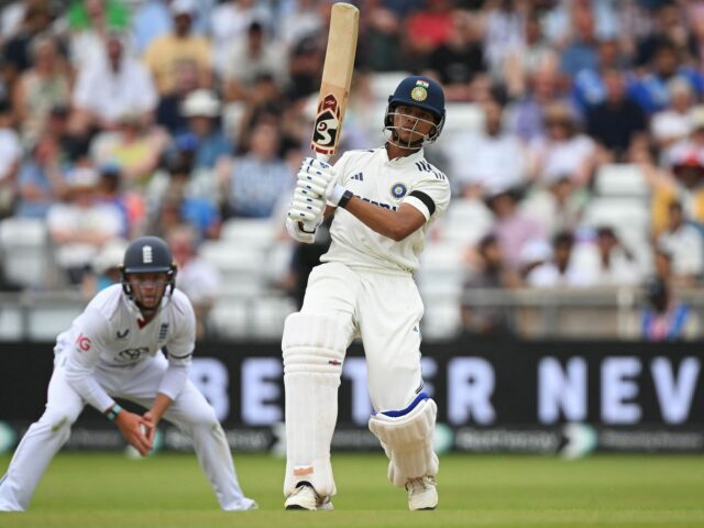 Yasasvi Jaiswal Hammers Josh jazyk pre 1. šesť Eng vs Ind 2025 1. test (hodiny)

