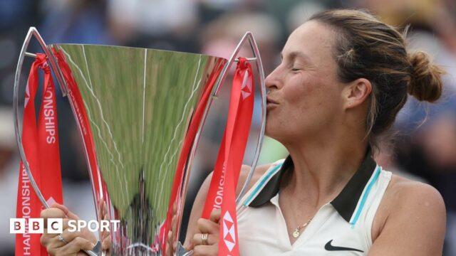 Tatjana Maria celebrates victory over Amanda Anisimova at Queen's