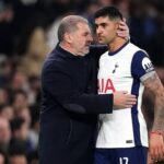 Cristian Romero zverejnil tento obrázok s Ange Postecoglou na Instagrame