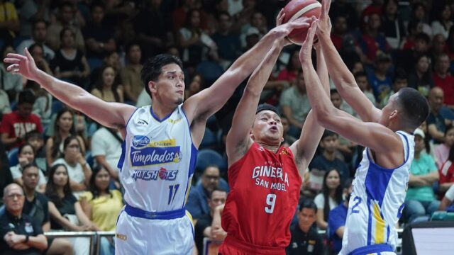Scottie Thompson a Gin Kings išli pred Hotshots, aby získali zásadné víťazstvo víkendu. —Agust dela cruz