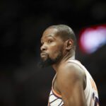 Kevin počas Phoenix Suns NBA Commercial Dátum