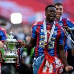 Marc Guehi oslavuje posledné víťazstvo Crystal Palace FA Cup