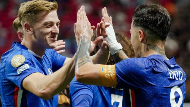 „Arsenal“ povedal tým, ktorí by „mali„ kúpiť “, pretože súperi Premier League získavajú odmeny


