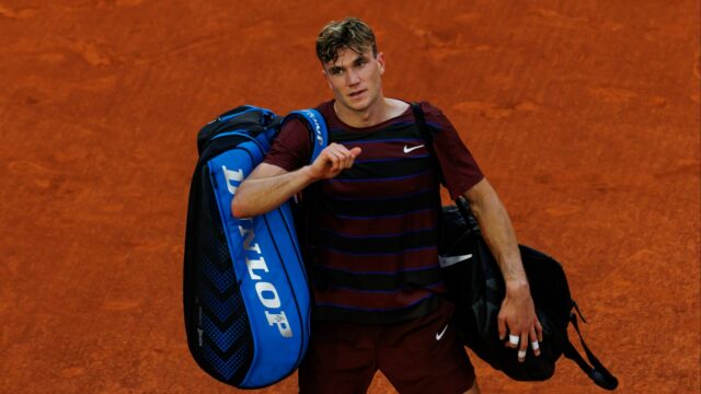 Jack Draper opustil svoj druhý po sebe idúci Grand Slam na štvrtej kole scéna