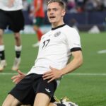 Potom bol natočený a odpovedal na otázku novinárov o Liverpoole
