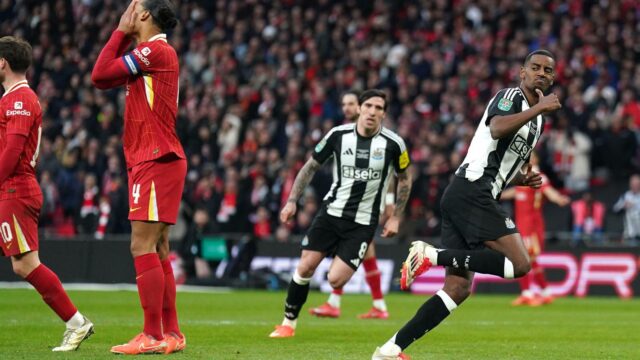 „Liverpool“ prenáša, pretože Newcastle sa pripraví na prelomenie banky za 120 miliónov GBP

