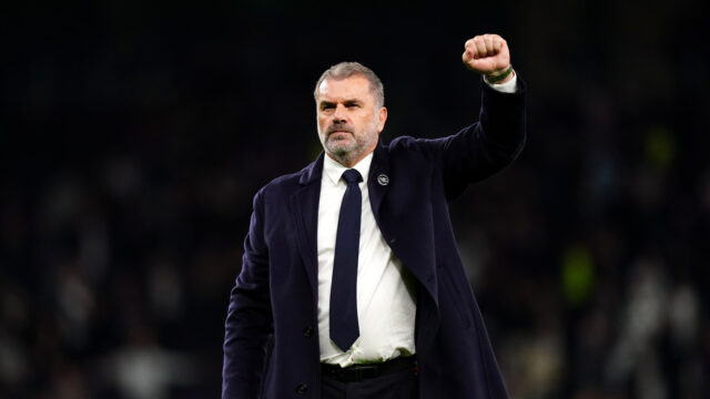„Nakladajte odpadky-tottenham hotspur-hviezdičky, ktoré boli porazené pre„ Knie-Jerk “na postecoglou-vetranie

