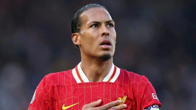 Van Dijk by mohol mať nového partnera v centreback.