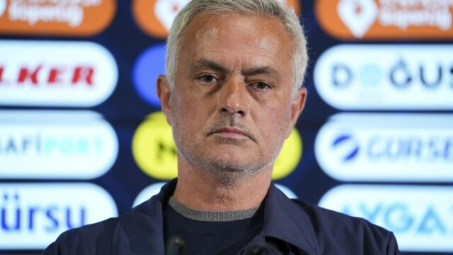 Mourinho je v titulkoch non-stop od svojho hnutia Turecka a letných prázdnin sa nelíši