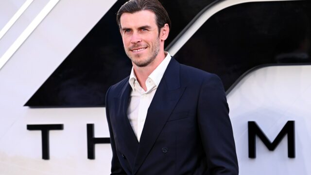 Bale potvrdil svoje úmysly kúpiť si Cardiff na F1: filmový premiér v Londýne