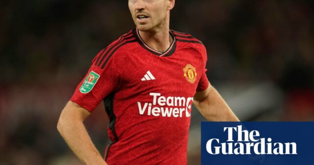 „Vzrušený“ Johnny Evans rezignuje, aby zohral oficiálnu novú úlohu v Manchester United | Manchester United

