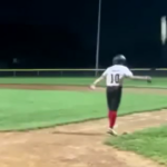 12-ročný zápas Turnaj Little League o slávnostnom pálke Flip