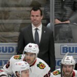 3 body obratu, ktoré vykoľajili sezónu 2024-25 v Chicagu Blackhawks