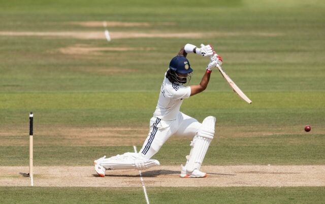 Virender Sehwag je konkurentom Kl Rahula pre druhé najlepšie indické otváracie miesto v zahraničí (kredit: Getty)