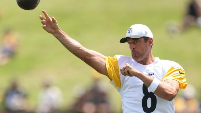 Aaron Rodgers sa rozprestiera o „neuveriteľnej“ novej žene


