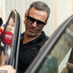 Agent Diogo Jota Jorge Mendes sprevádzal rodinu hráča v pohrebnom dome