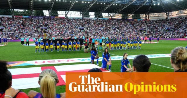 Ak ste nedostali koleno, tak čo? Futbal musí prísť na to, ako lepšie bojovať proti rasizmu Futbalový tím anglického ženského


