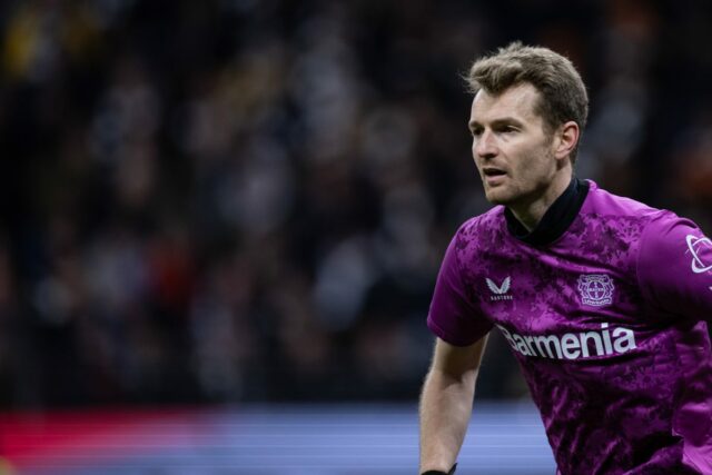 Ako mních v rozhovoroch s Bayerom Leverkusenom pre brankára Lukasa HradeCky

