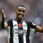 Alexander Isak necestoval s Newcastle v strede turné uprostred úroku z prevodu Liverpoolu