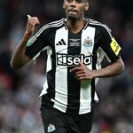 Alexander Isak odišiel do starého klubu na individuálne vzdelávanie uprostred neistoty ako budúcnosť 150 miliónov libier hviezd - Newcastle bol pripravený na návrh mega peňazí od Liverpoolu