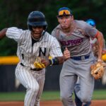 Amatérsky baseball robí vysoké hry IQ na basepathoch, aby sa zabránilo dvojhre