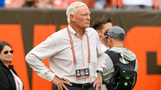 Arch Madness: Browns Co -majiteľ znižuje Manningovu prax rozhovoru

