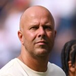 Arne Slot a exhorté à faire du transfert de Liverpool U-tour pour poursuivre l'alternative de janvier