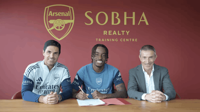 Arsenal Full Transfer of Chelsea v Anglicku International Noni Maduee

