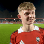 Zdá sa, že Arsenal vyhral preteky, aby podpísal Wright zo Salfordu