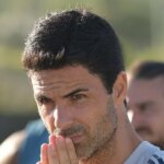 Arsenal a dit de poursuivre un agent libre en proie à des blessures malgré le transfert de Viktor Gyokerres