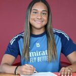 Arsenal podpíše Liverpool's Olivia Smith do prenosu svetového rekordu